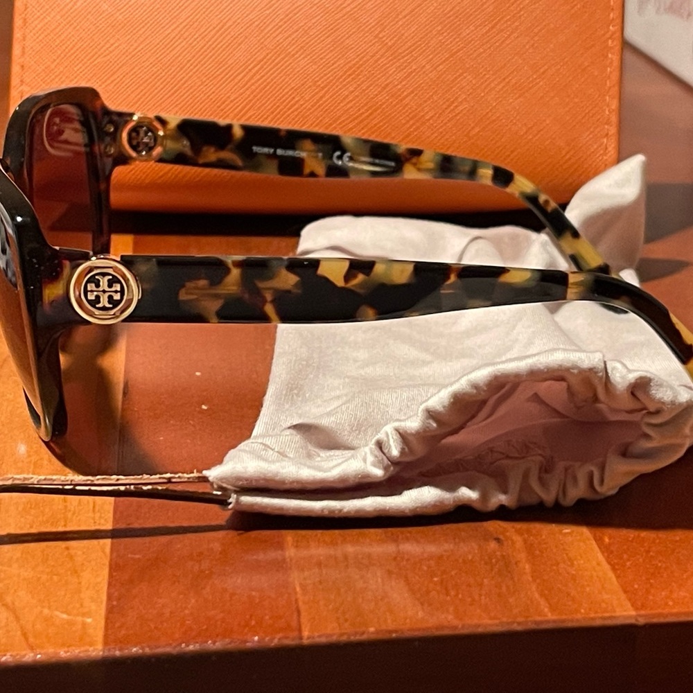 Tory Burch sunglasses, brand new, no tags, never worn